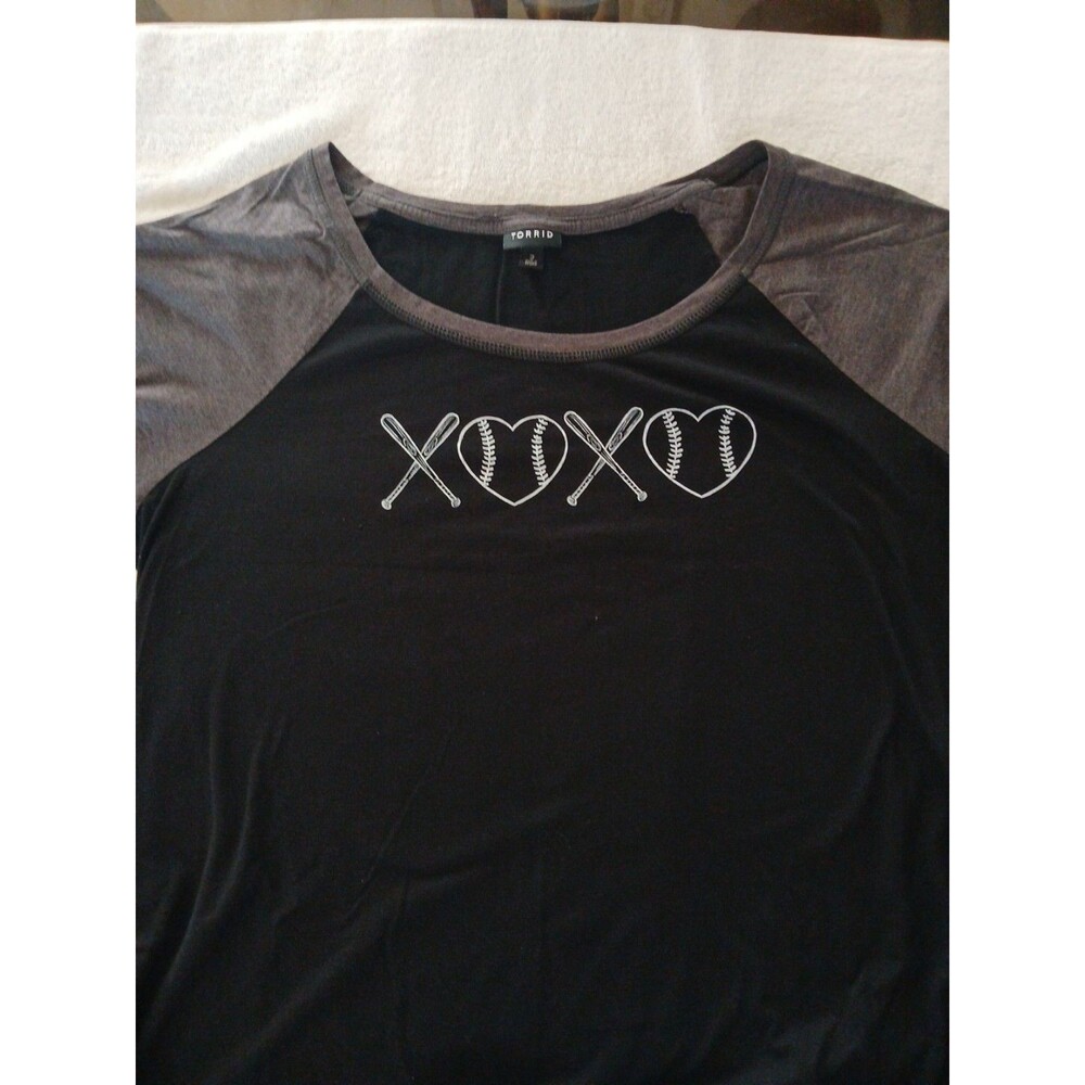 Torrid women's XOXO classic fit baseball t-shirt, Size 2
